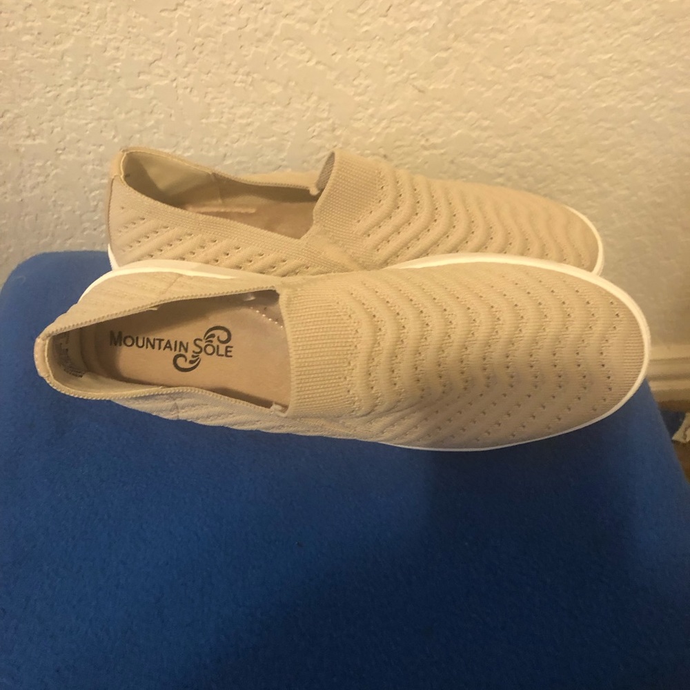 WOMEN MOUNTAIN SOLE SHOES - BEIGE
